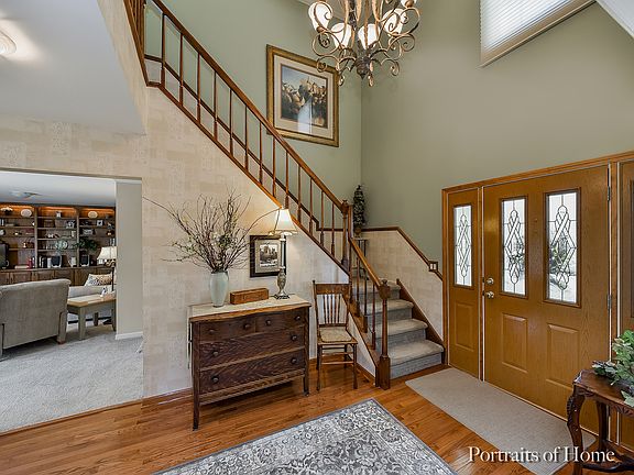 3rd image of 2364 Richmond Dr