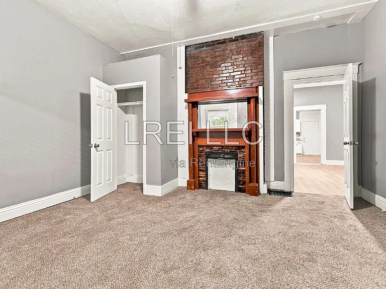 1821 Date St — Photo 2