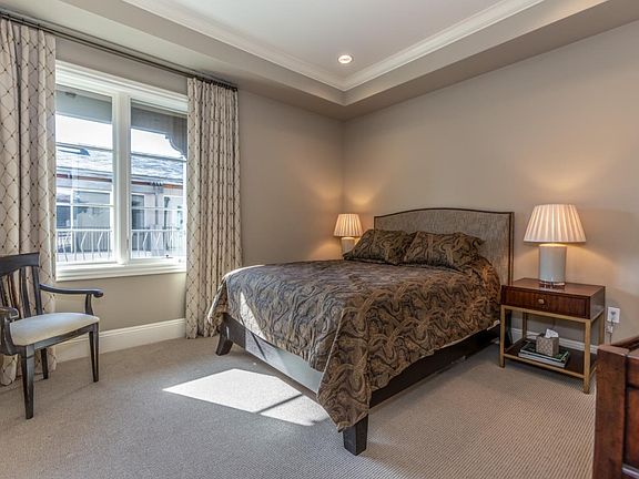 5th image of 100 1st St Unit 218
