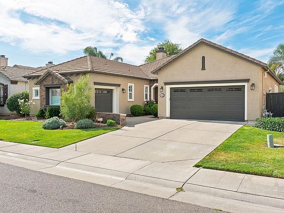 2nd image of 9852 Valgrande Way