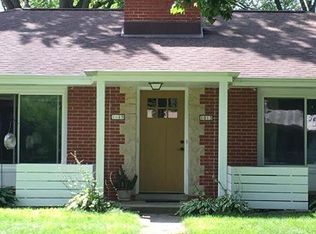 1015 Sunnyslope Dr, Hartland, WI 53029