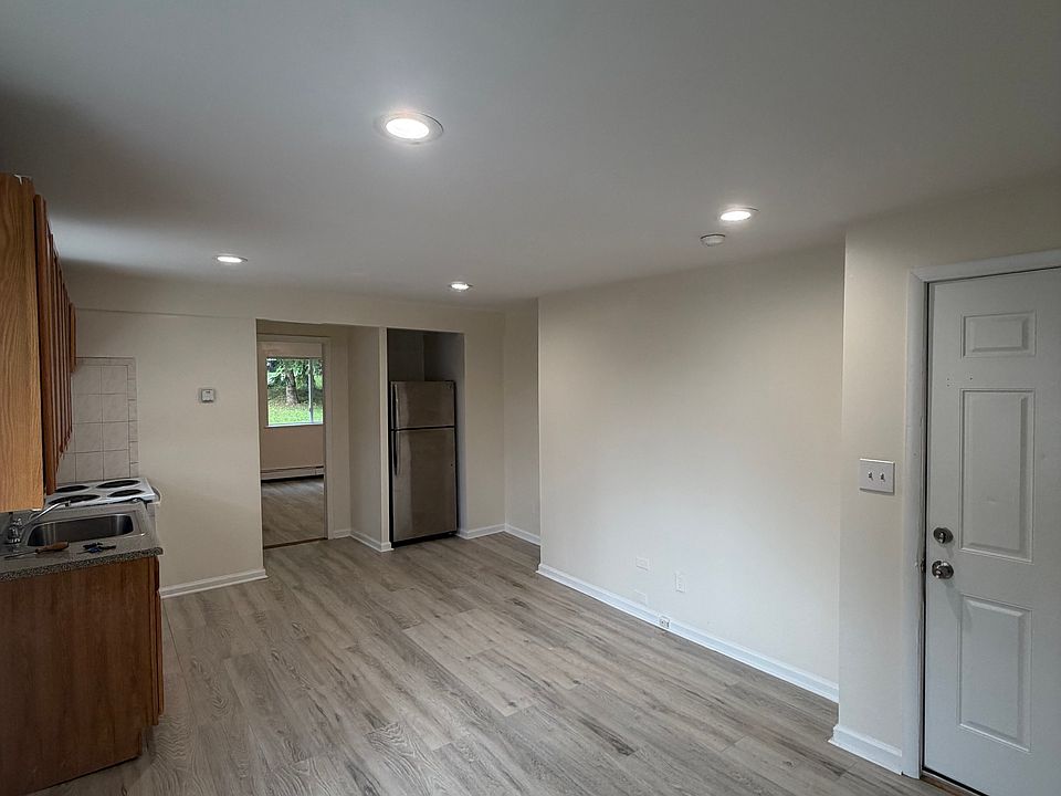 1st image of 21 Pine St APT 1-L