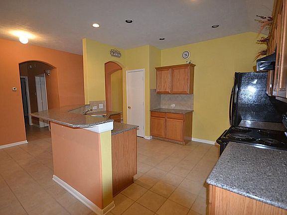 A kitchen where the whole group can sit down and eat together!