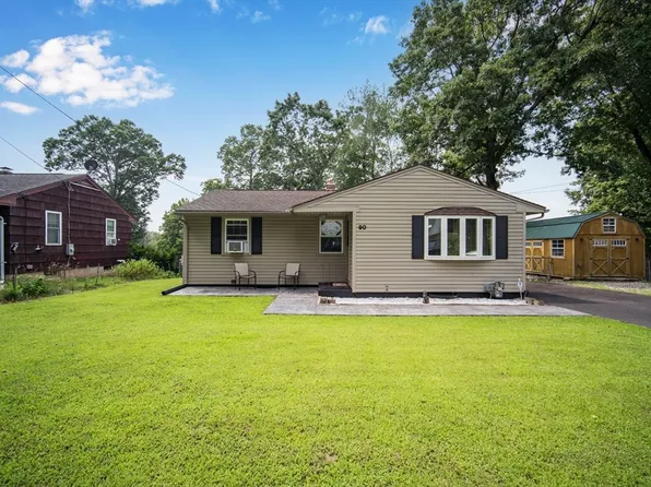 90 Hillside Dr, Springfield, MA 01118