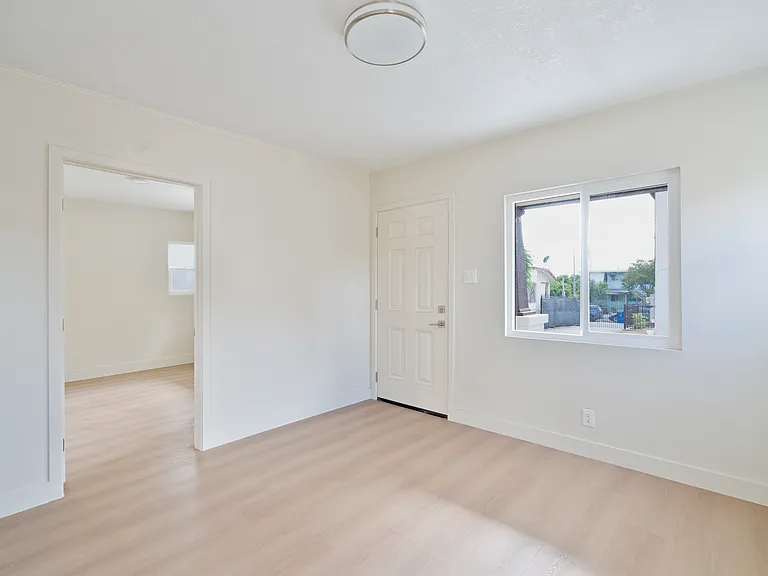 2214 1/2 N Thomas St — Photo 6