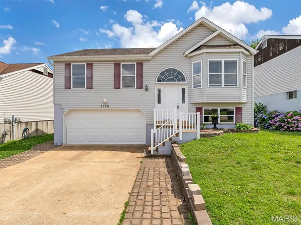 3178 Five Oaks Dr, Arnold, MO 63010