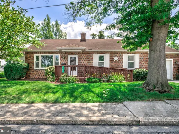 202 N Grant St, Manheim, PA 17545