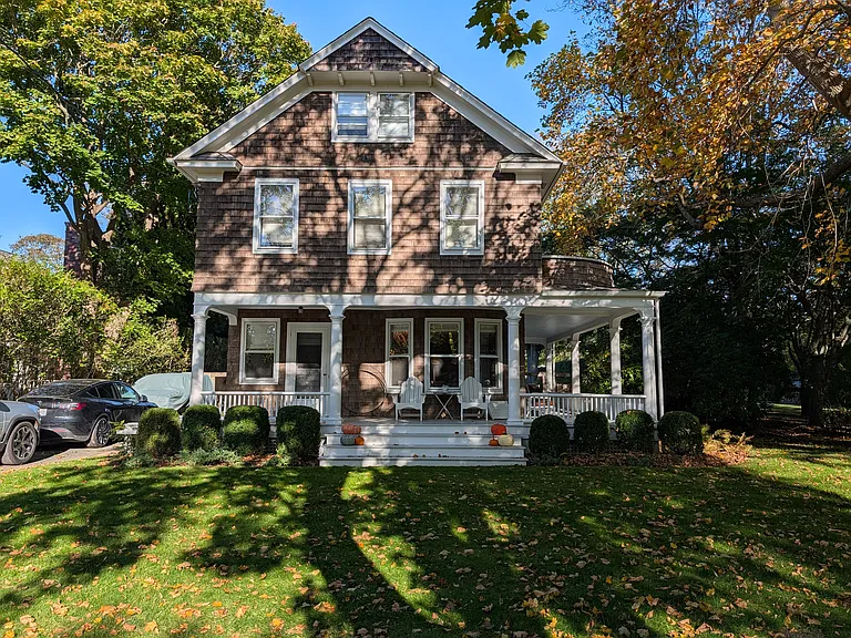 35 Meetinghouse Ln — Photo 7
