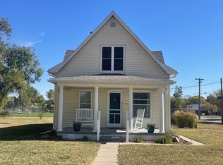 106 N Cherry St, Red Cloud, NE 68970