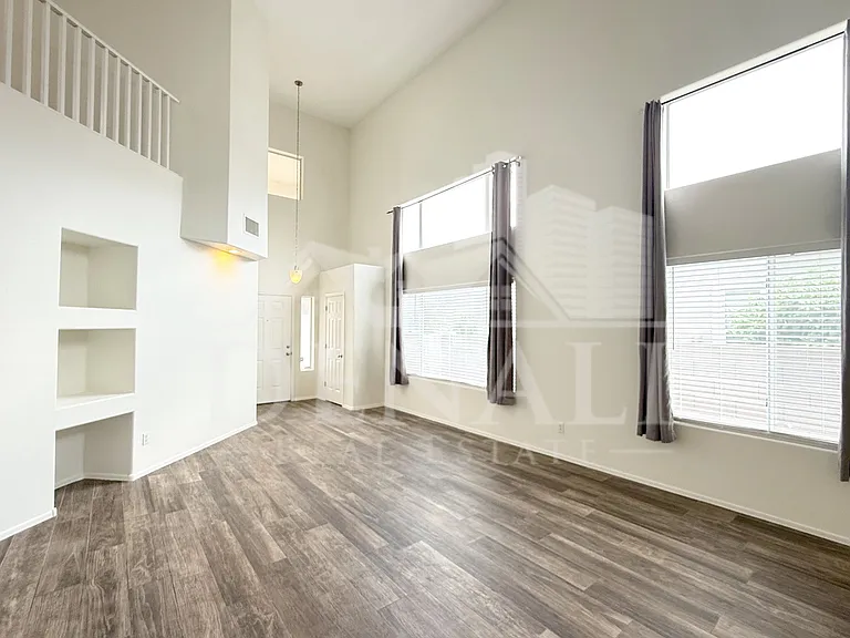 1275 E Marcella Ln — Photo 5