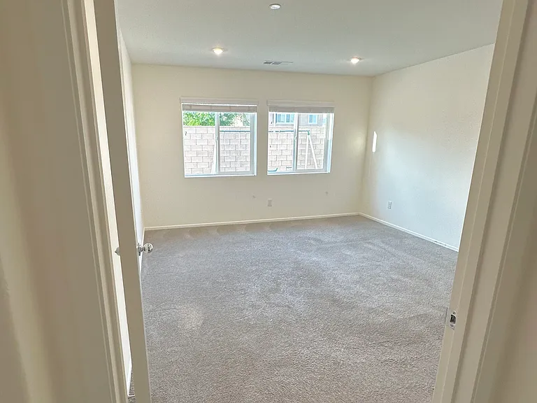 1338 Division Ct — Photo 9