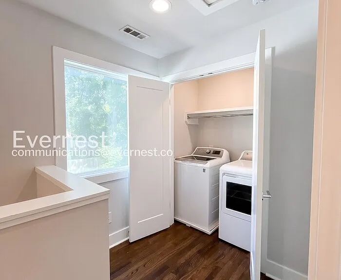 336 Queen Ave — Photo 8