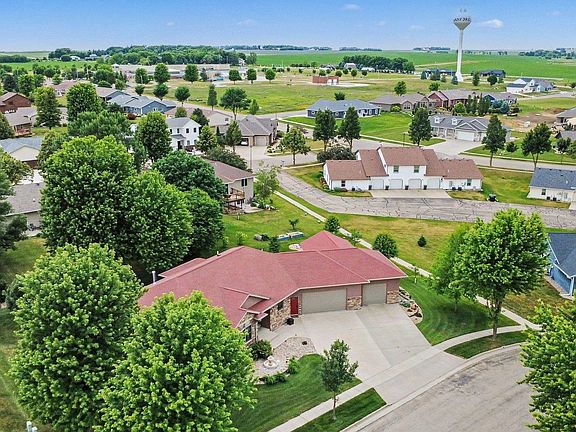 4th image of 612 Britz Dr
