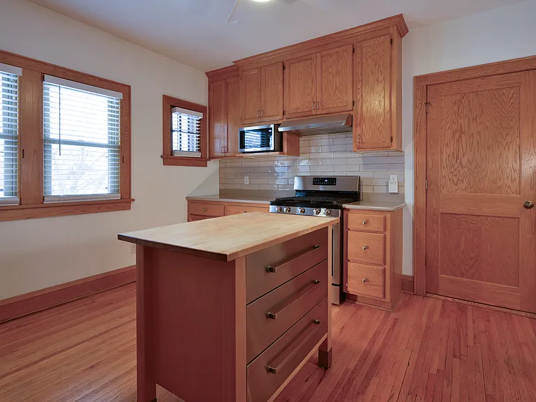 1303 Vincent Ave N — Photo 15