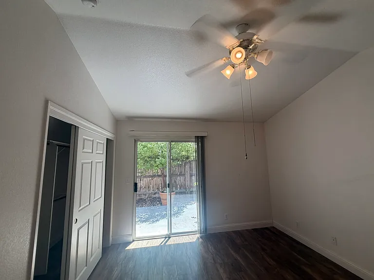 728 Spruce Ave #102 — Photo 11