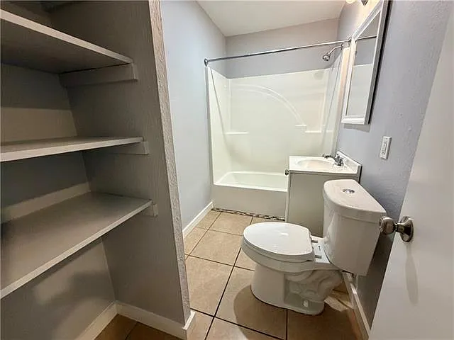 801 E Morris Ave — Photo 15