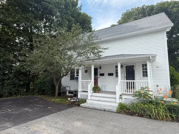 9 Temple Pl #9, Andover, MA 01810
