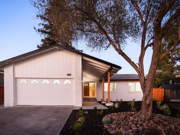 49 Eastside Circle, Petaluma, CA 94954