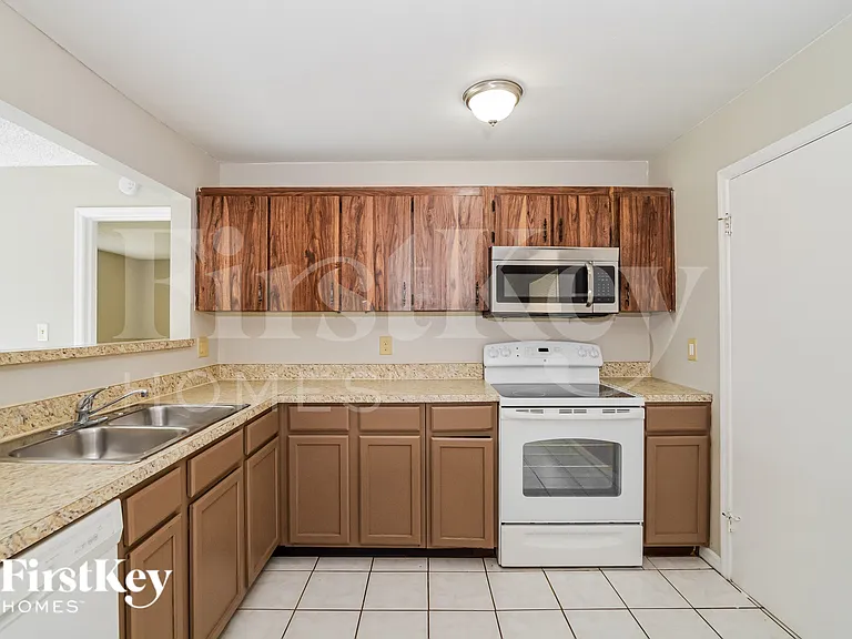 105 Alcala Dr — Photo 6