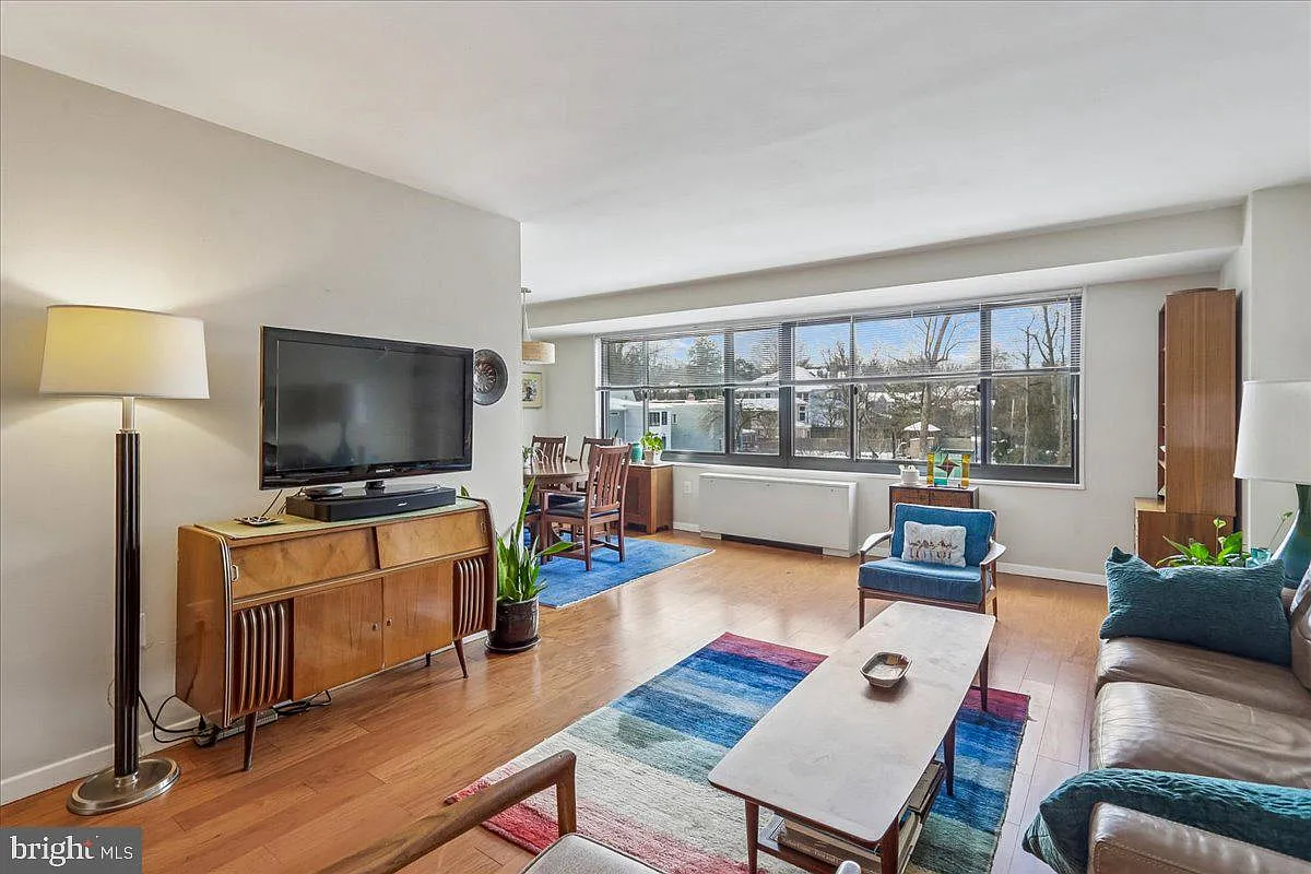 5410 Connecticut Ave NW APT 412 photo 1
