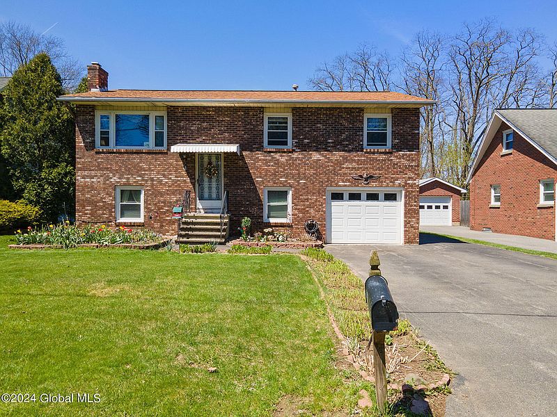 3rd image of 204 Hillcrest Avenue