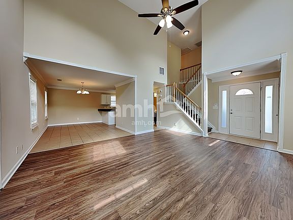 3rd image of 1105 Briarwood Dr