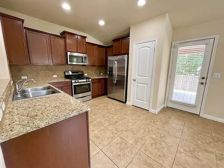 411 Purple Martin Ave — Photo 7