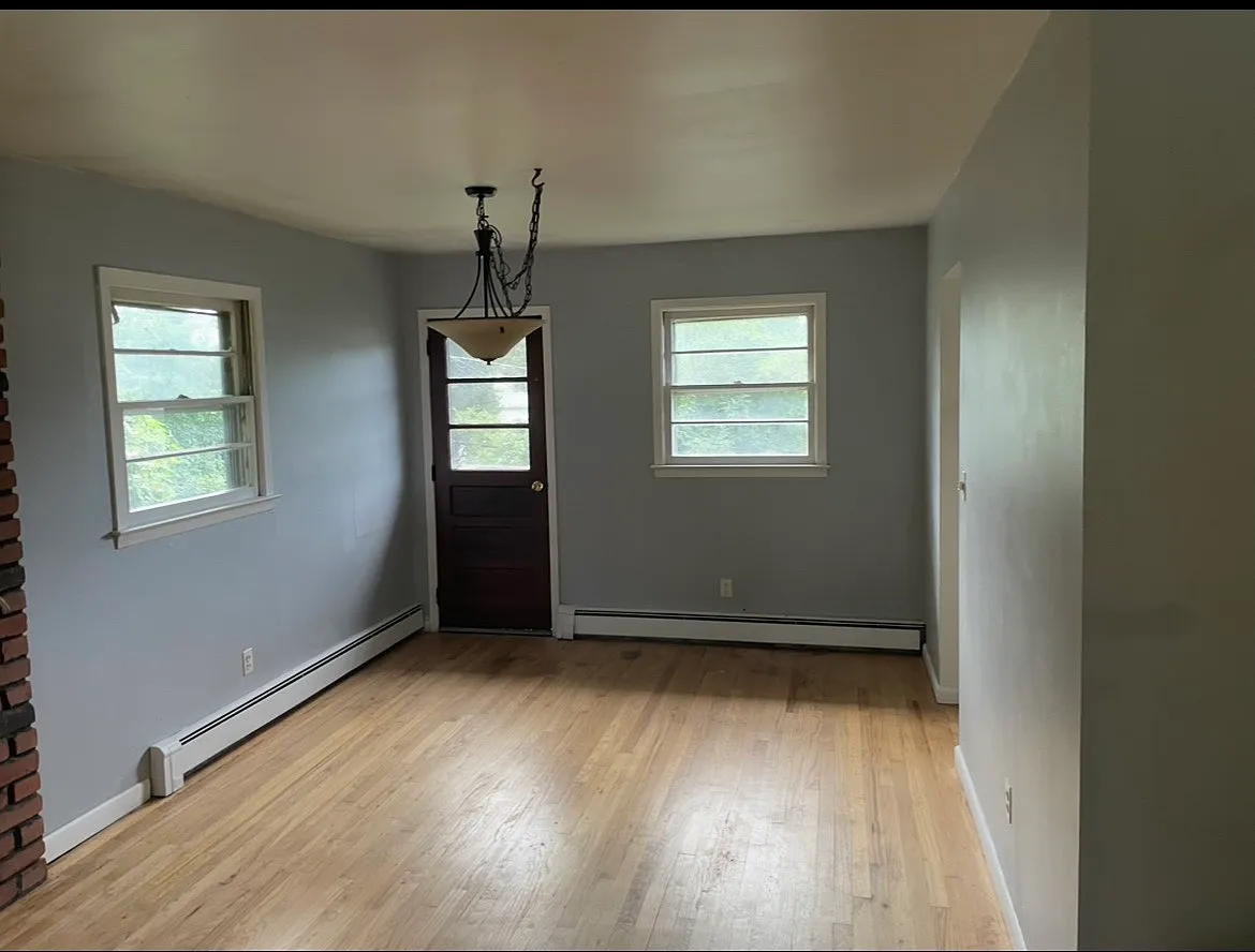 3 bed, 1300 sqft, $3,999 — Photo 4