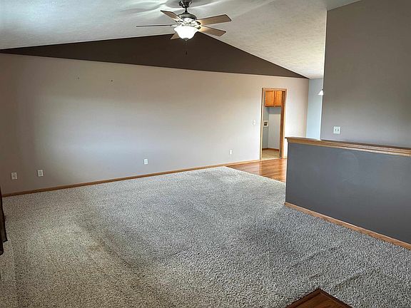 4th image of 604 E 8th St