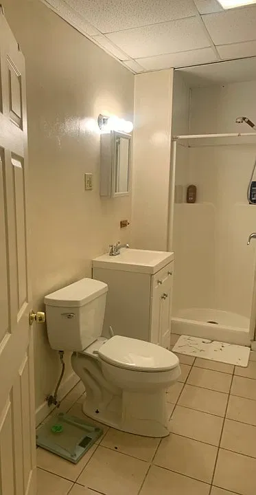 6 bed, 2500 sqft, $3,000 — Photo 4