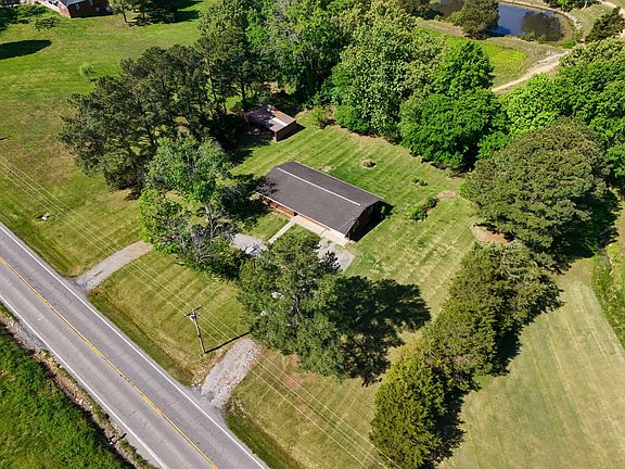 2nd image of 2585 Market Rd