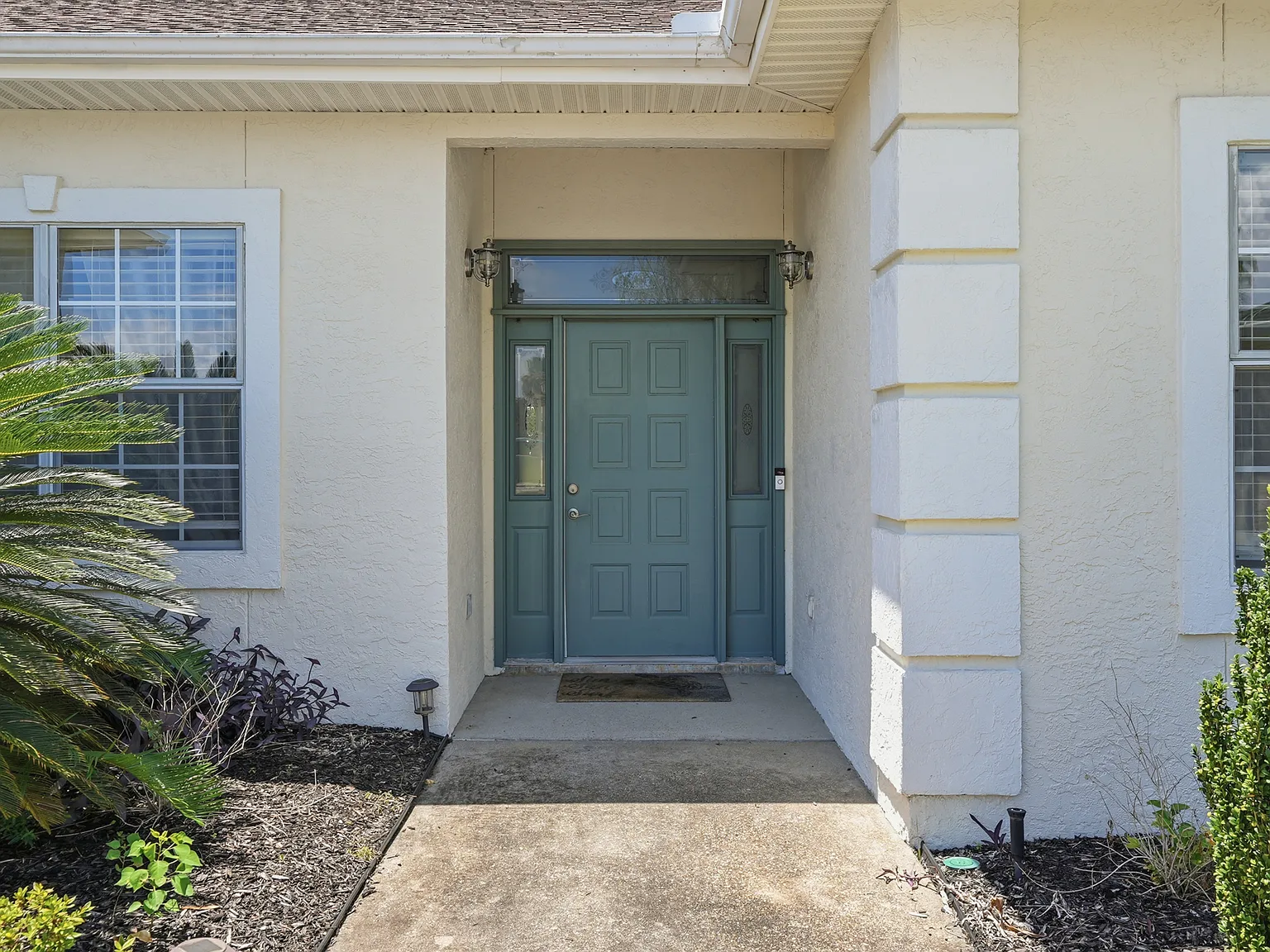3 bed, 2289 sqft, $2,900 — Photo 2
