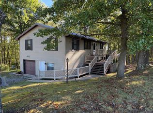 206 Kline Rd, Cranberry, PA 16319