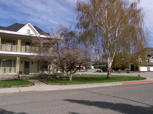427 S 3rd Street, Chelan, WA 98816