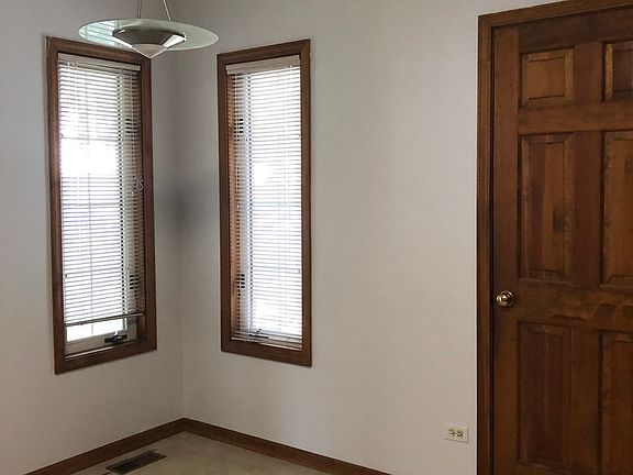 5th image of 545 W Parkside Dr