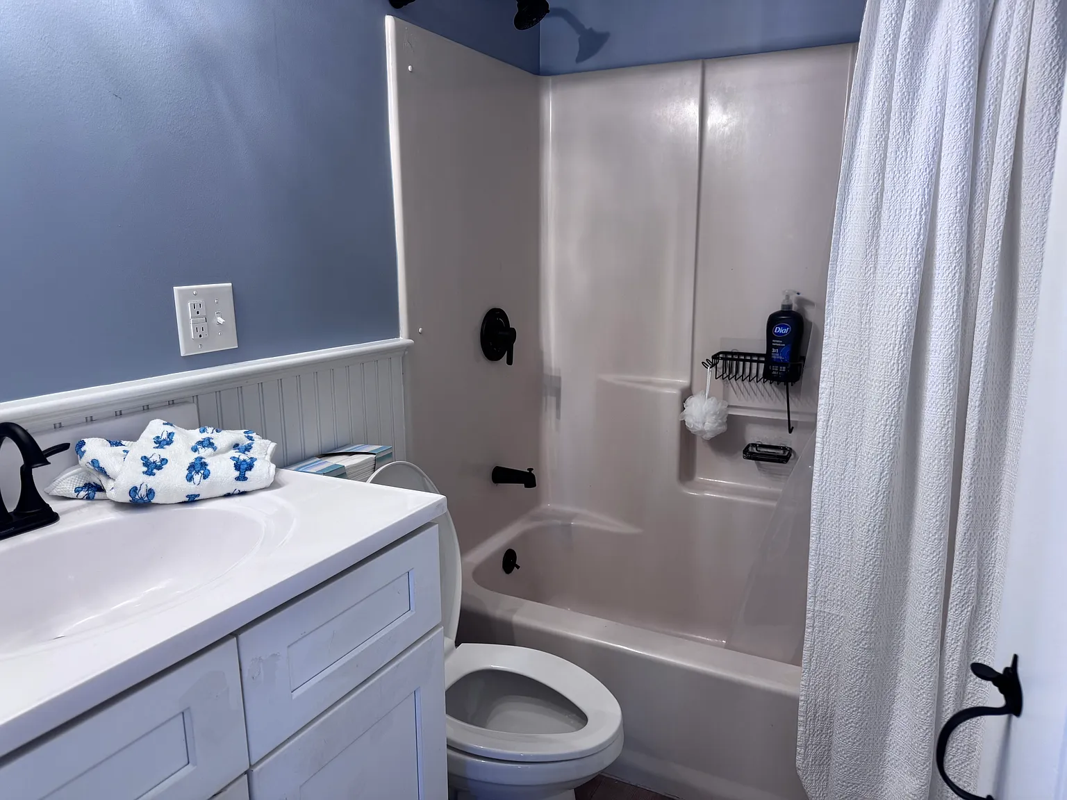 3 bed, 950 sqft, $3,300 — Photo 3