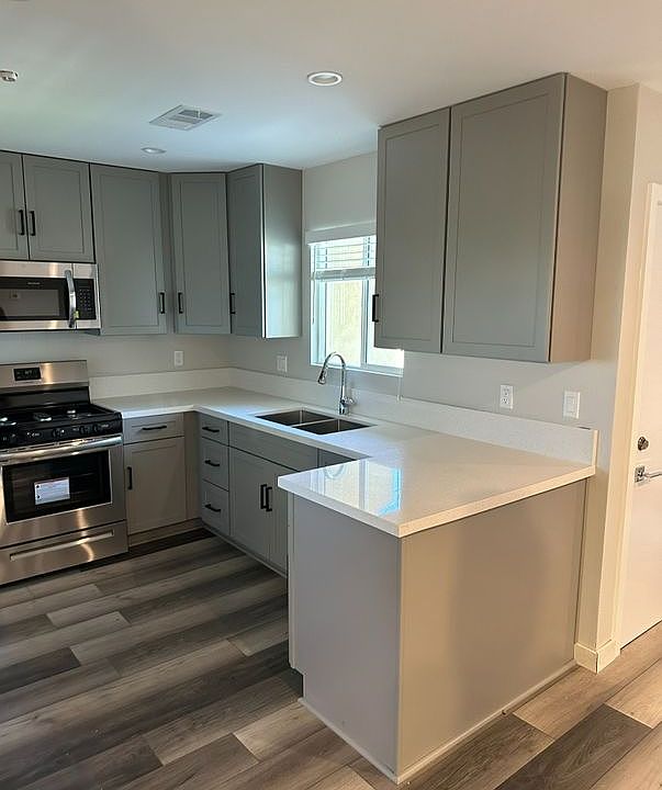 2nd image of 4965 Imperial Ave #3
