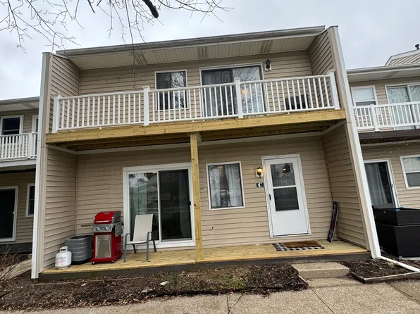 3960 Royal Liverpool Dr Unit C, Uniontown, OH 44685