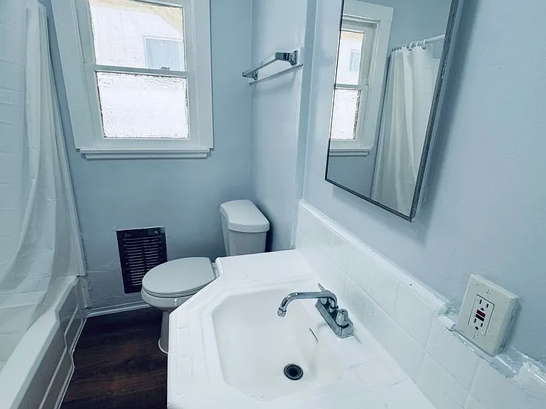1641 N Hobart Blvd — Photo 7