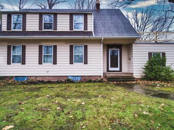 19601 Seminole Rd, Euclid, OH 44117