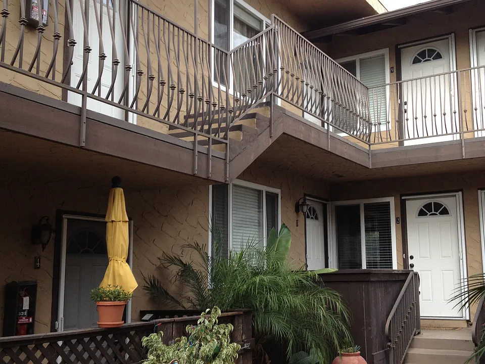 3780 Swift Ave #10