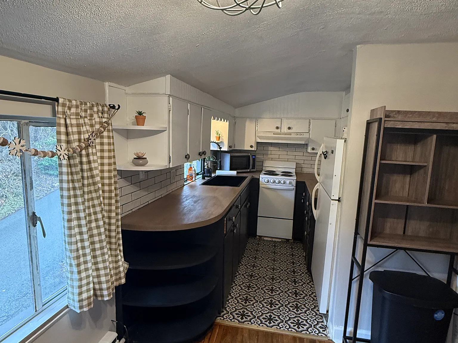 1 bed, 735 sqft, $850 — Photo 3