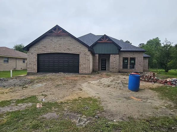 5215 McAnelly Dr, Beaumont, TX 77708