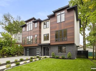 264 Beverly Hills Rd, Fort Lee, NJ 07024