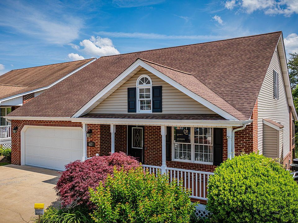 1st image of 613 Willowcrest Pl