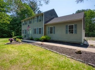 4 Karen Dr, Hope Valley, RI 02832