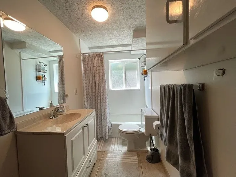 4035 S Brinker Ave — Photo 4