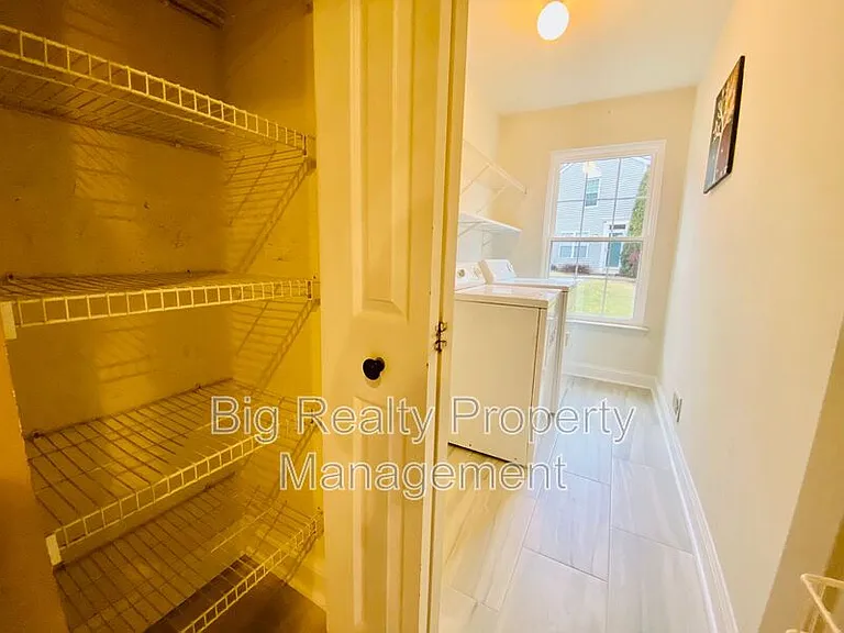 475 Stoneglen St — Photo 10