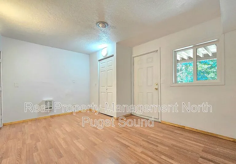 15602 Ash Way #1 — Photo 9
