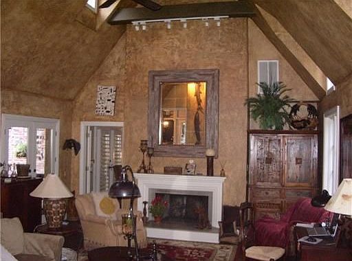 2nd image of 2026 E Manor Dr